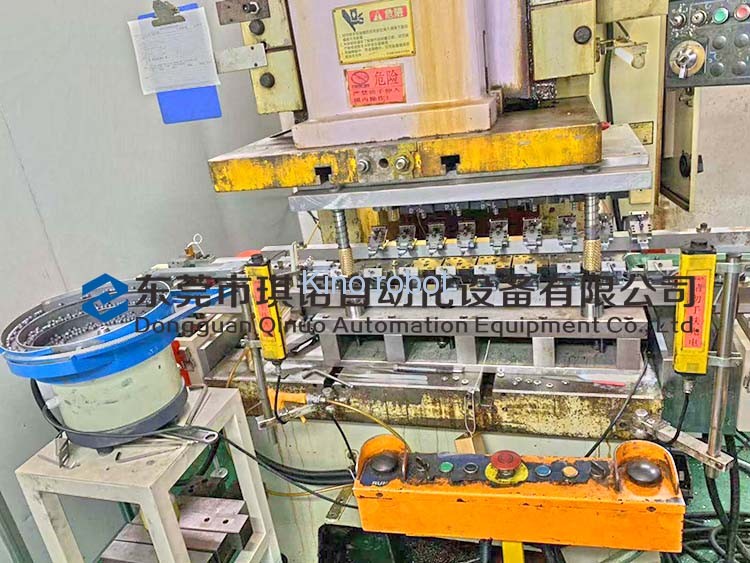 二次元機械手縮短生產時間 二次元機械手縮短生產時間