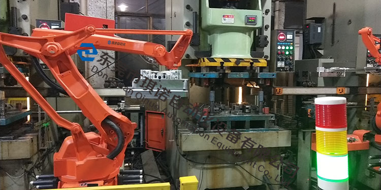 沖壓上下料機(jī)械手 沖壓上下料機(jī)械手