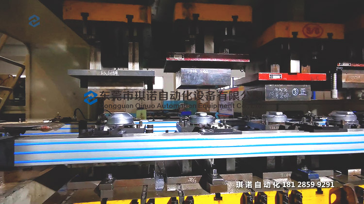 工業(yè)機(jī)器人 工業(yè)機(jī)器人