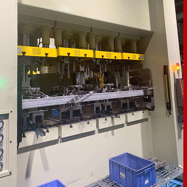 三次元機械手 三次元機械手